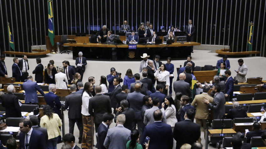 Sessão da Câmara dos Deputados durante a votação da PEC da Blindagem em 16 de setembro de 2025.
